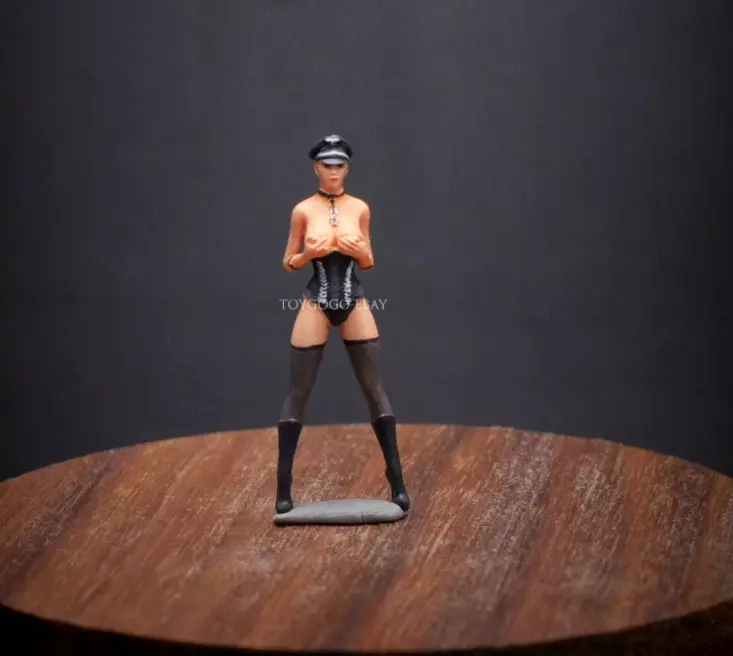 1/43 1/64 figure sexy girl Black Tights fit 1:64 street car stand