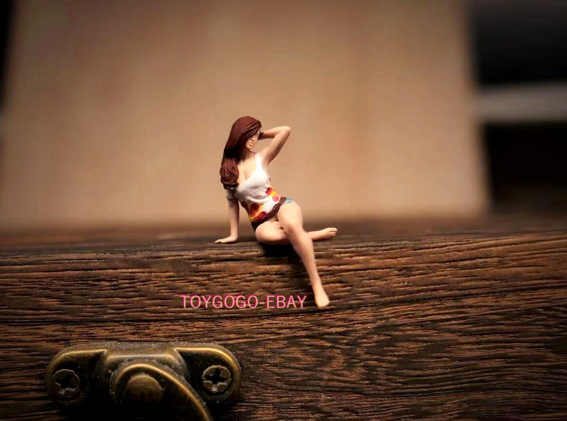miniature 1/64 figure Enchanting and Sexy Mature girl Fit 1:64 CAR Diorama