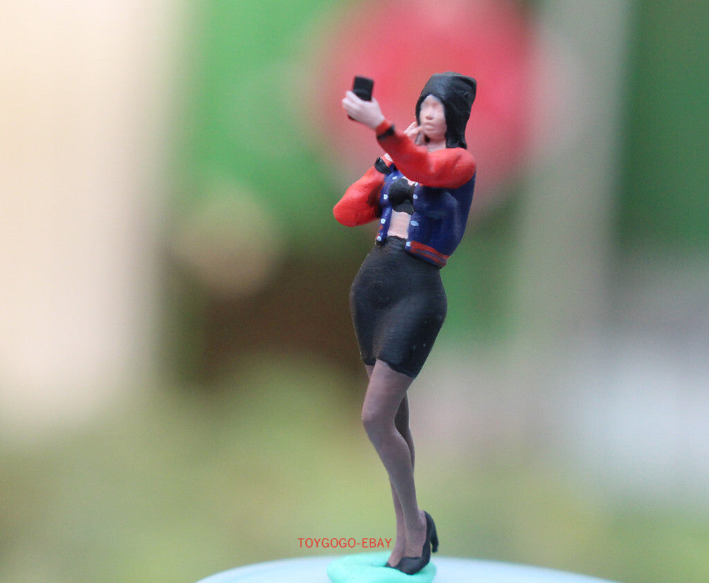 3D PRINT 1/64 cool fashion selfie girl fit 1:64 car street in STOCK
