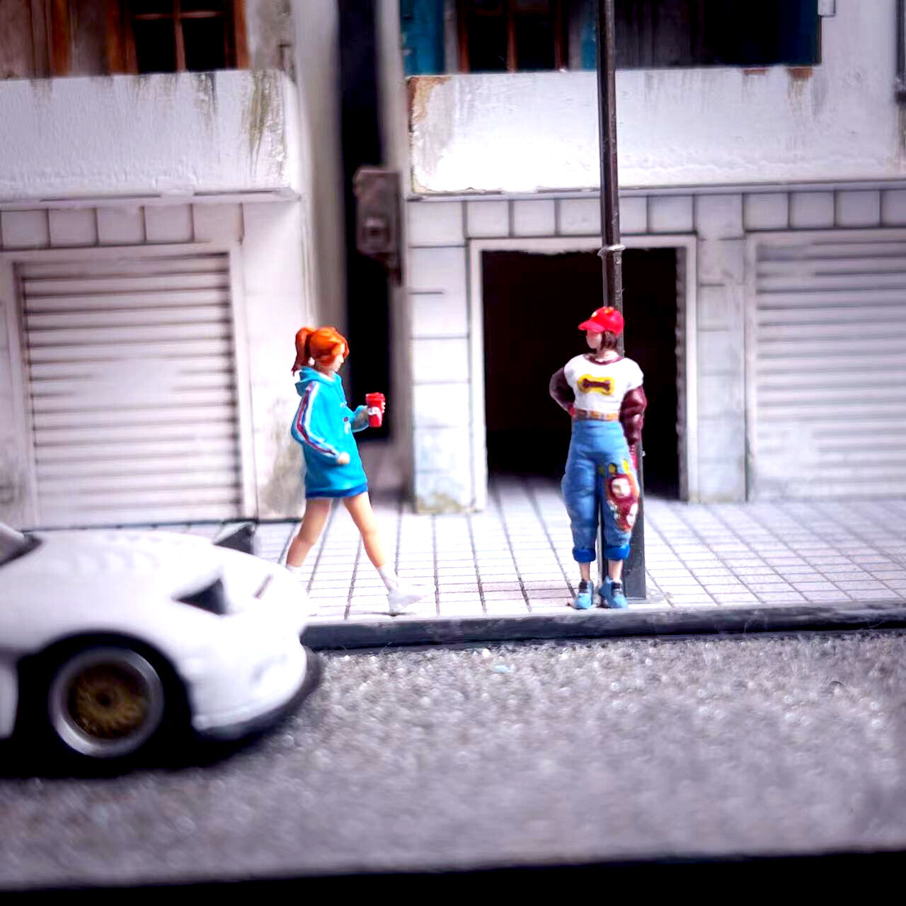MINIATURE 1/64 figure young STREET girls fit 1:64 car DIORAMA Hand painted