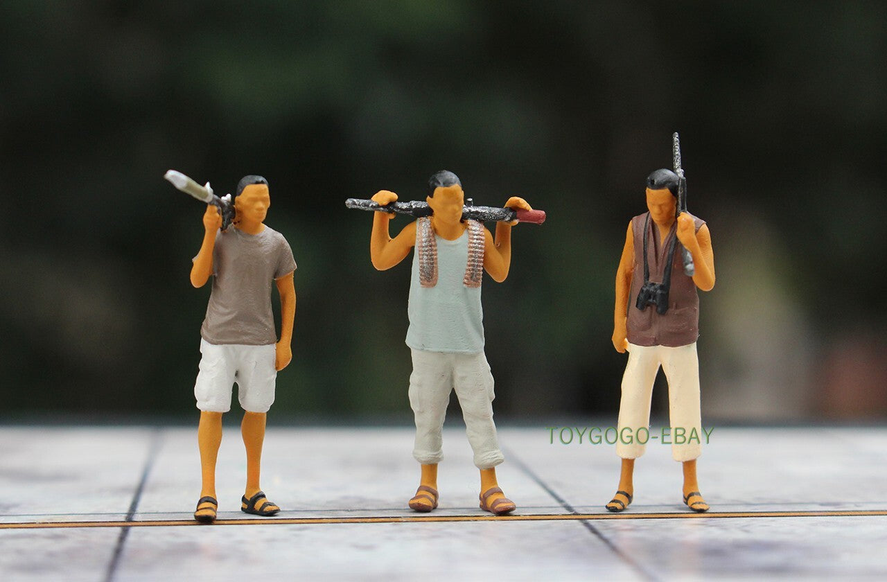1/64 figure 3PCS African rebel forces soldiers fit 1:64 car street in STOCK