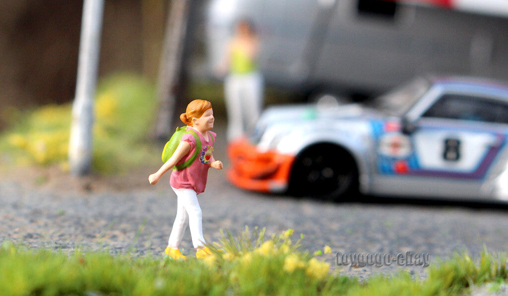 3D PRINT 1/64 lovely cute kid daughter go school fit 1:64 car street in STOCK