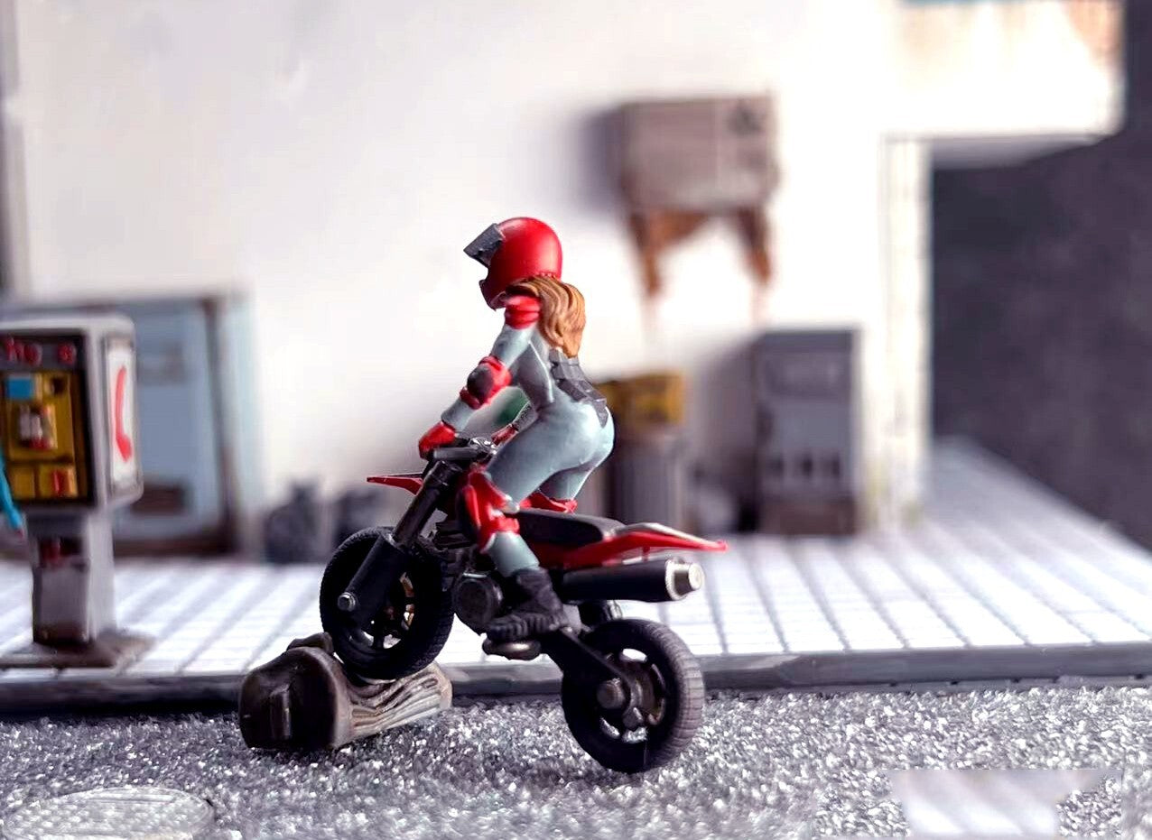 1/64 figure cool girl & Mountain motorcycle fit 1:64 Car Mini Sand