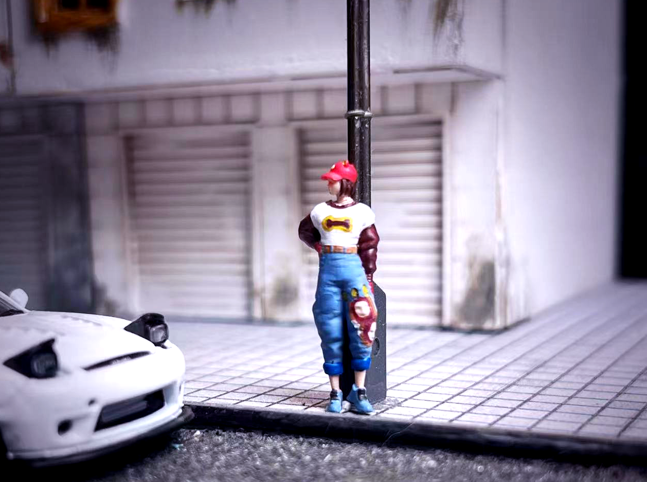 MINIATURE 1/64 figure young STREET girls fit 1:64 car DIORAMA Hand painted