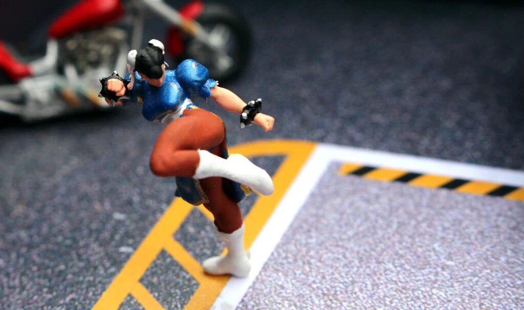 miniature TOY 1/64 figure Chun Li Ken fighter fit 1:64 car VS GAME diorama