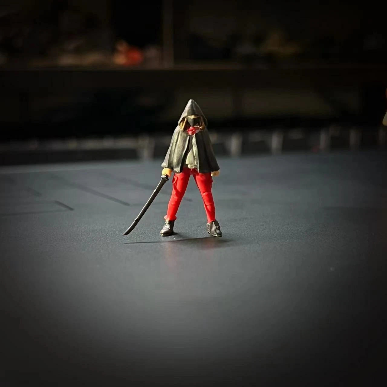 MINIATURE 1/64 FIGURES WOMAN KILLER RED ROSE fit 1:64 car street DIORAMA
