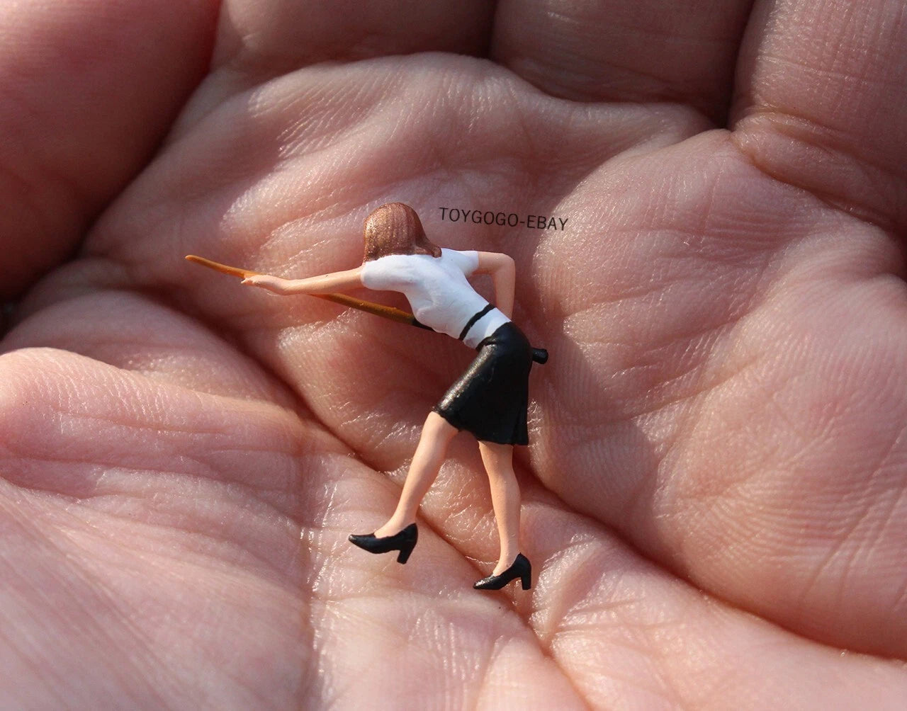 3D Print 1/64 figures sexy show girl cool Billiards party fit 1:64 car STREET