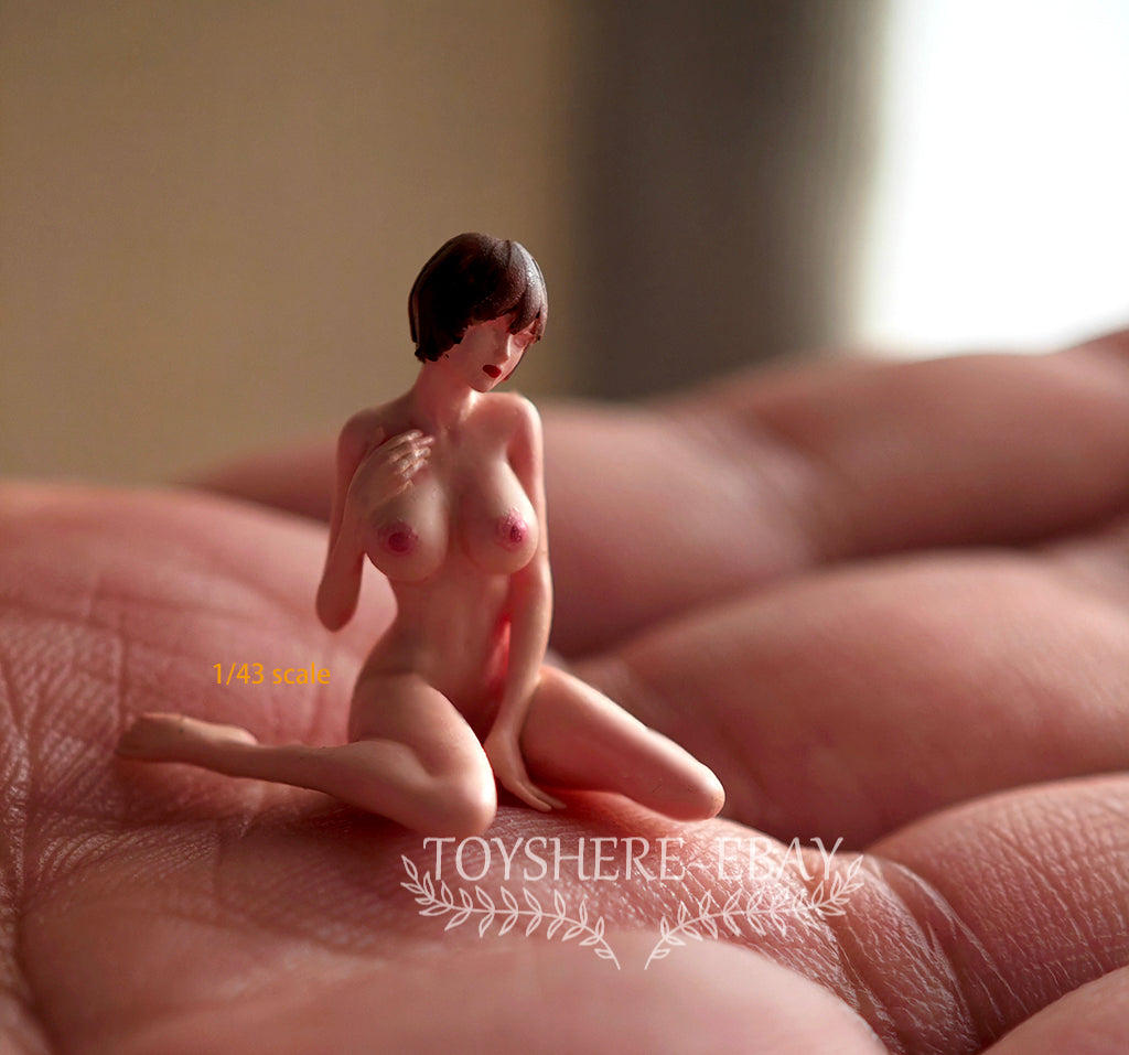 MINIATURE 1/64 1/43 figure model SEXY girls fit 1:64 car Diorama