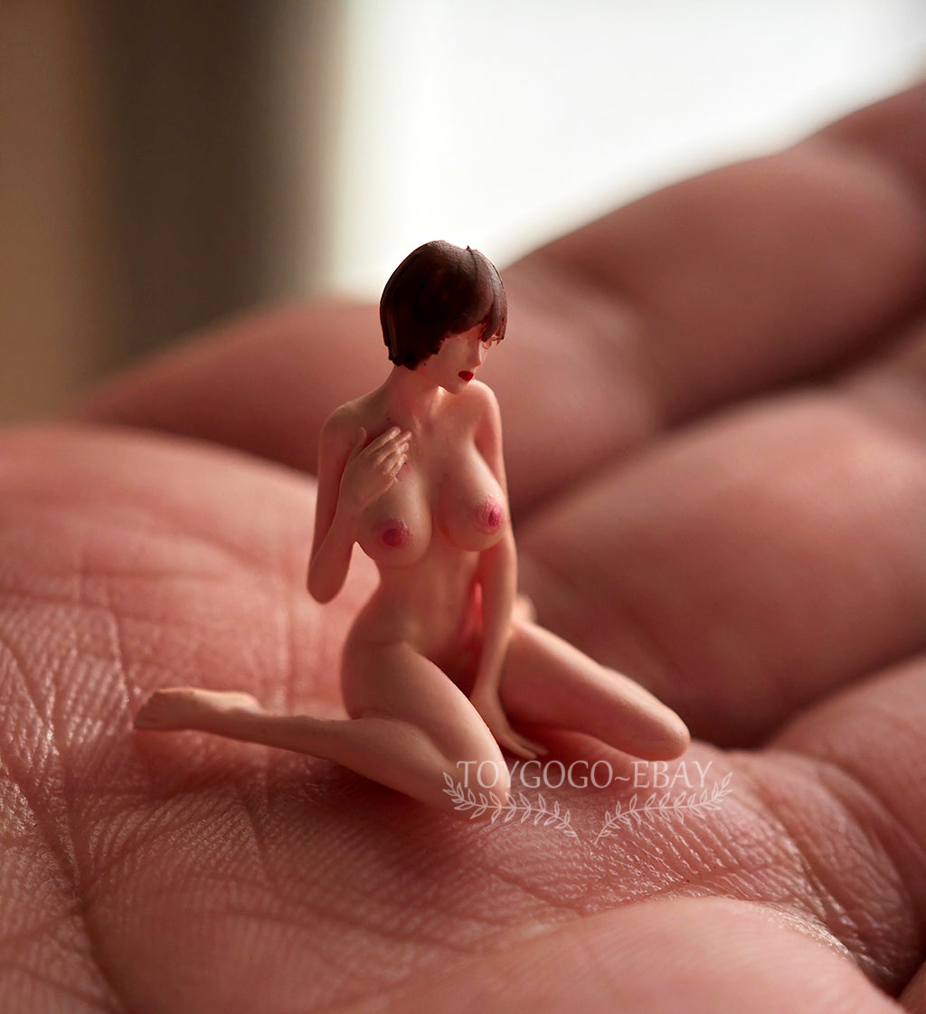 MINIATURE 1/64 1/43 figure model SEXY girls fit 1:64 car Diorama