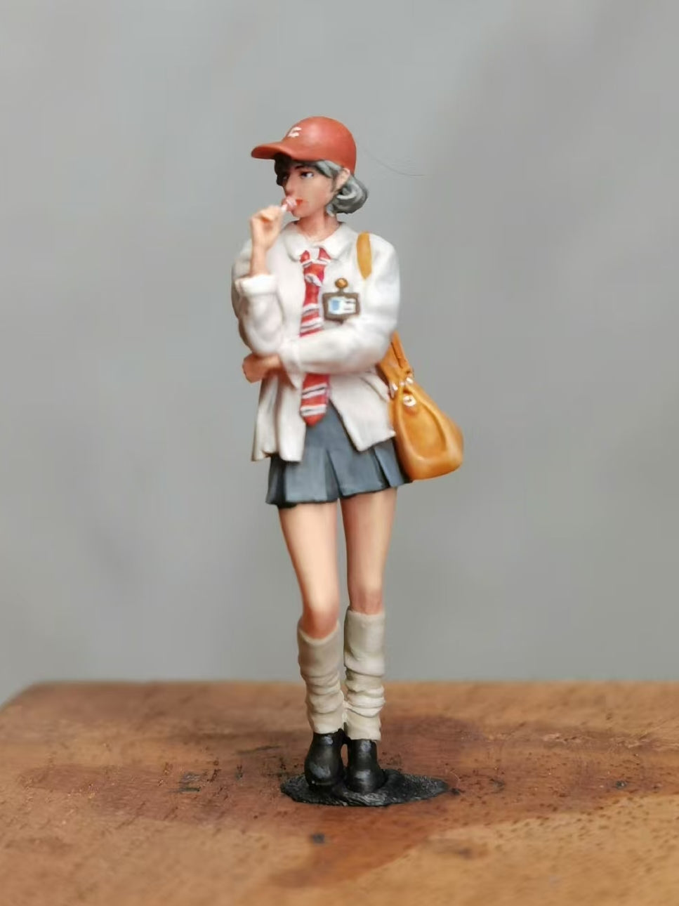 MINIATAURE 1/64 artist's model fashion girl Fit 1:64 CAR street stand Diorama