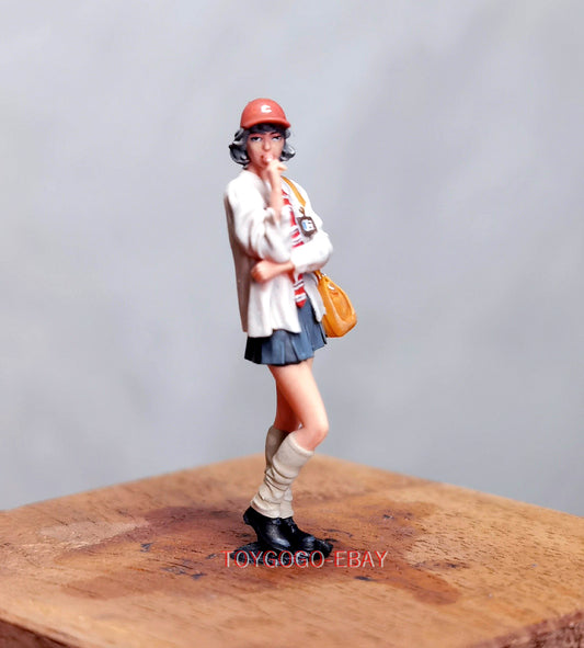 MINIATAURE 1/64 artist's model fashion girl Fit 1:64 CAR street stand Diorama