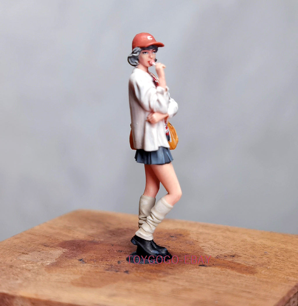 MINIATAURE 1/64 artist's model fashion girl Fit 1:64 CAR street stand Diorama