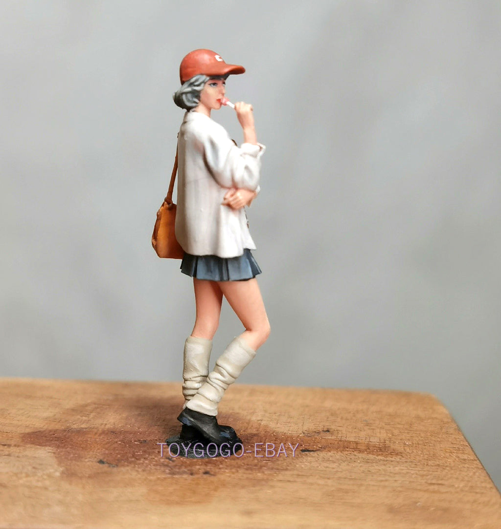 MINIATAURE 1/64 artist's model fashion girl Fit 1:64 CAR street stand Diorama