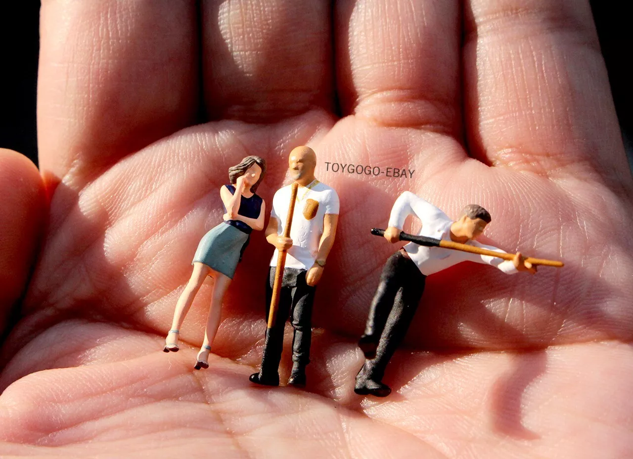 3D Print 1/64 figures sexy show girl cool Billiards party fit 1:64 car STREET