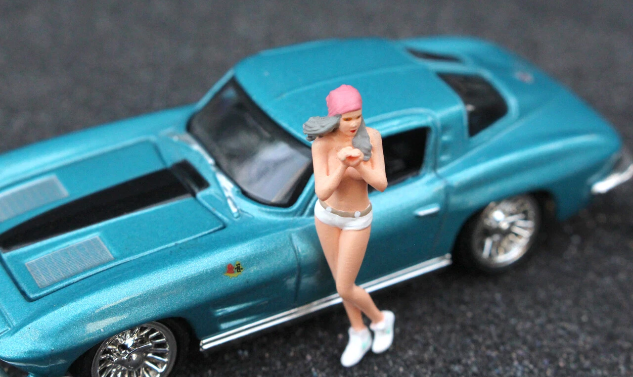 1/64 Sexy Beach Party Squad - Bikini Girls Water Play Diorama Set for Summer