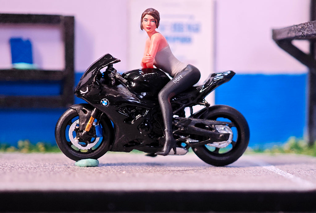 MINIATAURE 11/64 Scale Cool girl Biker Riding Motorcycle Mini Figure Model