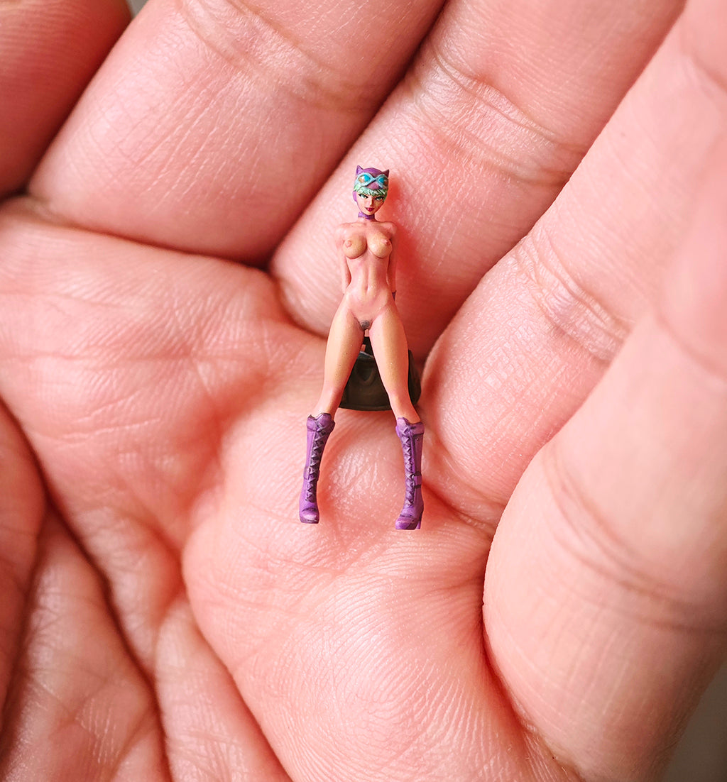 MINIATAURE 1/64 SEX fashion girl Fit 1:64 CAR street stand Diorama(JUST THE GIRL)