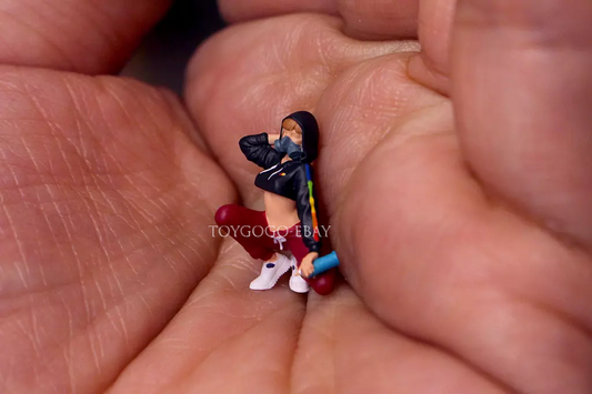 MINIATURE 1/64 COOL girl street graffiti  fit 1:64 car street IN STOCK