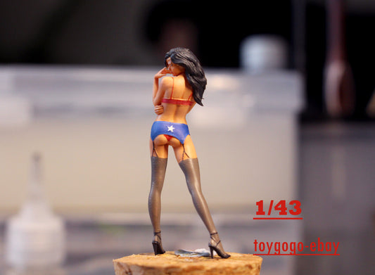 1/43  1/64  figure sexy girl Wonder  fit 1:64 street car stand