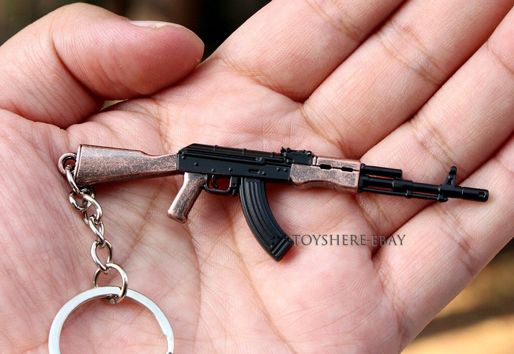 1/12 mini  gun  AK47 Assault Rifle full metal  keychain toy gift 9cm battlefield