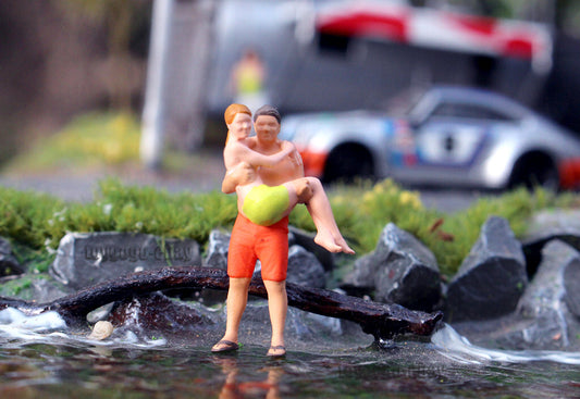 3D PRINT 1/64 Couple Lovers Bikini Beach girl  fit 1:64 car street in STOCK