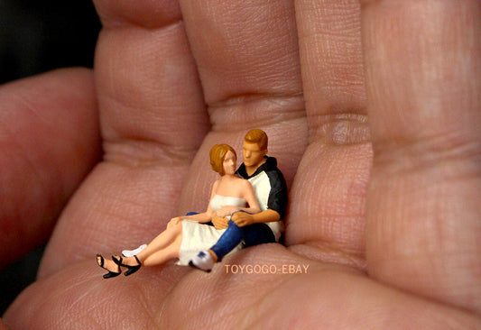 1/64 figure sweet love in sweethearts fiancee fit 1:64 car street in STOCK