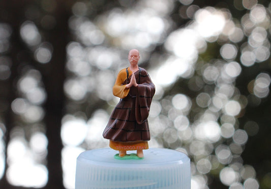 minture 1/64 figure buddhist monk fit 1:64 car street stand