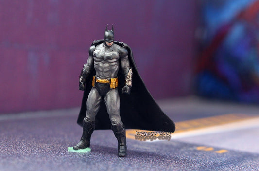 Toy  figure The Dark Knight  1/64 Wayne Bat city hero  fit 1:64 car IN STOCK
