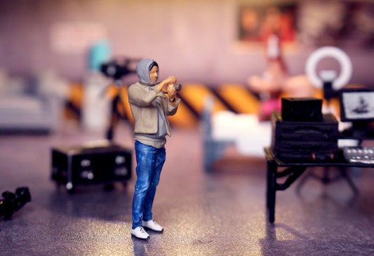 TOY 1/64  figure Photographer diorama fit 1:64 car street mini sand
