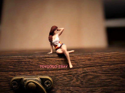 miniature  1/64 figure Enchanting and Sexy Mature girl Fit 1:64 CAR Diorama