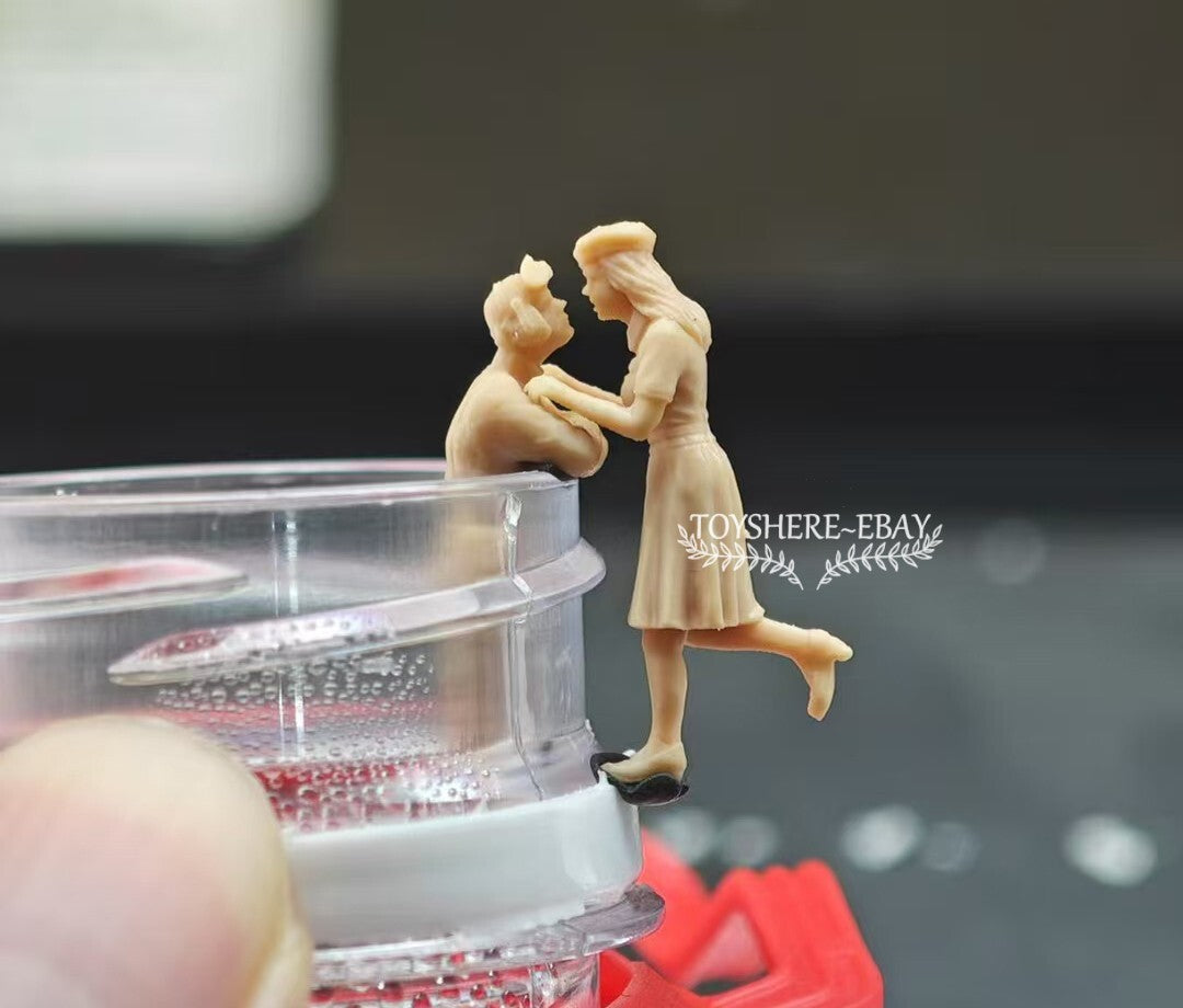 1/72 1/48 FIGURES WW2 victory kiss in war tank soldier  Battlefield5 diorama