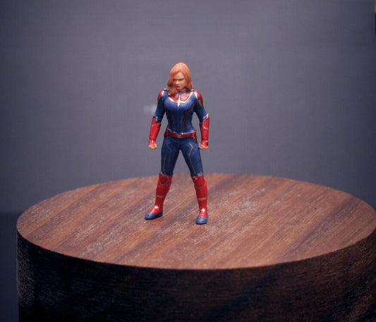 1/43  1/64  figure sexy girl USA Captain  lady  fit 1:64 street car stand