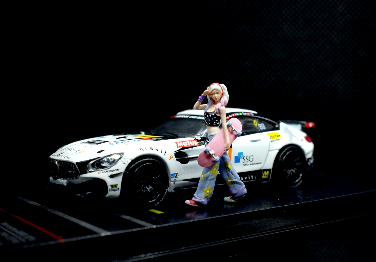 1/43 1/64 figure beautiful Skater Girl cool girl model  fit 1:64 car Diorama
