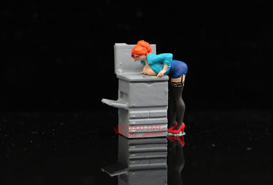 1/64 Seductive Mature Secretary Office Printing Scene Provocative Pose diorama
