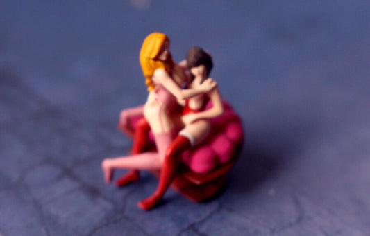 3D PRINT 1/64 2pcs sexy girl and sofe  fit 1:64 car street