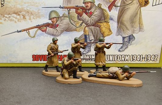 WW2 1/72 TANK 1:72 figure Russia SOLDIERS winter snow uniform 1942 Diorama 6147