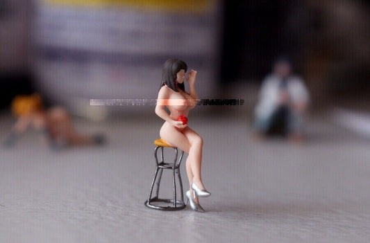 1/64 Elegant Life Drawing Model Beautiful girl Figure in Sitting Pose for Art
