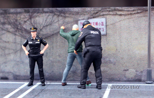 1/64 US Police Patrol Arrest suspects fit 1:64 car street in STOCK FREE ship