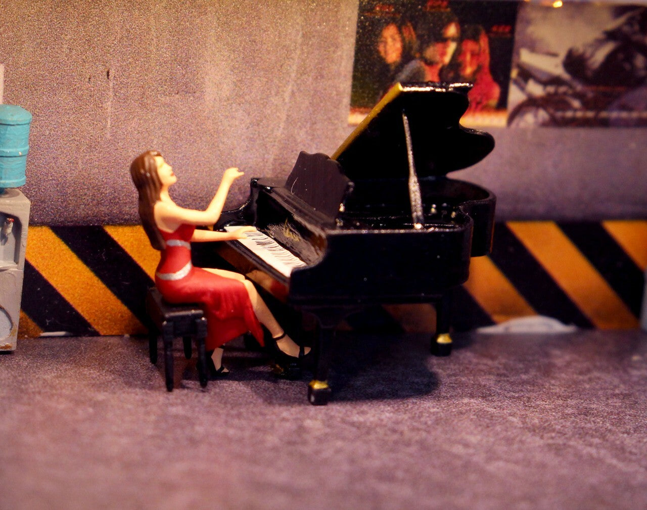 3D print 1/64 people pretty lady Piano Recital fit 1:64 car mini street