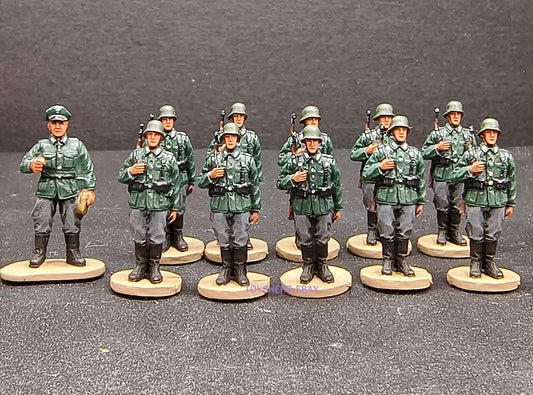 1/72 Scale WWII German Private Soldier Figure - Parade & Guard Duty Edition