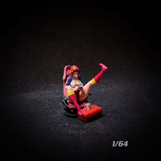1/64 figure SEXY girl playing PS game fit 1:64 car street hand paint diorama