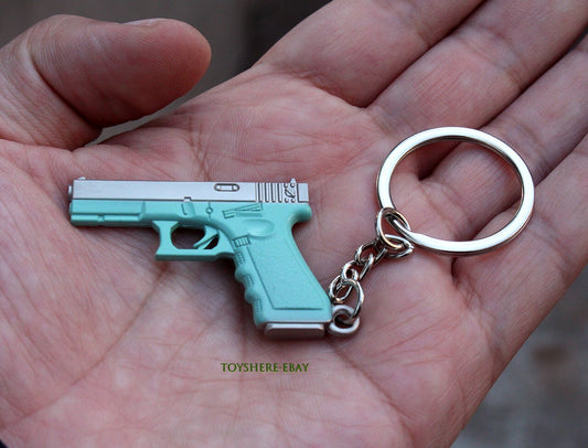 1/5 Mini GAME gun P18 full metal  keychain toy gift  5cm