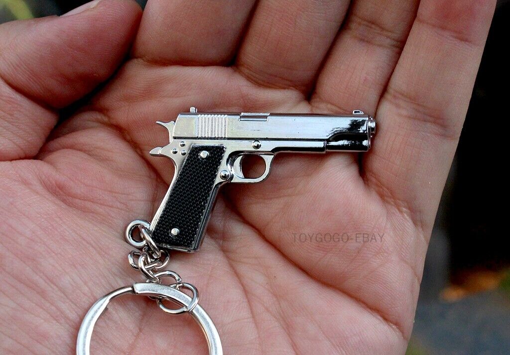 mini  gun  M1191 pistol full metal  keychain toy gift  5cm