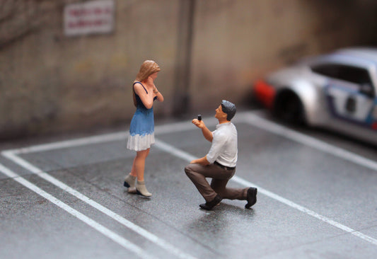 MINI TOY 1/64 people Couple propose girl figure fit 1:64 car diorama  mini sand