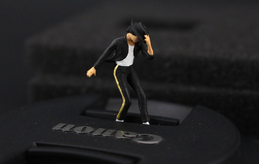 Miniature TOY 1/64 cosplay king dancer figure diorama for 1:64 car