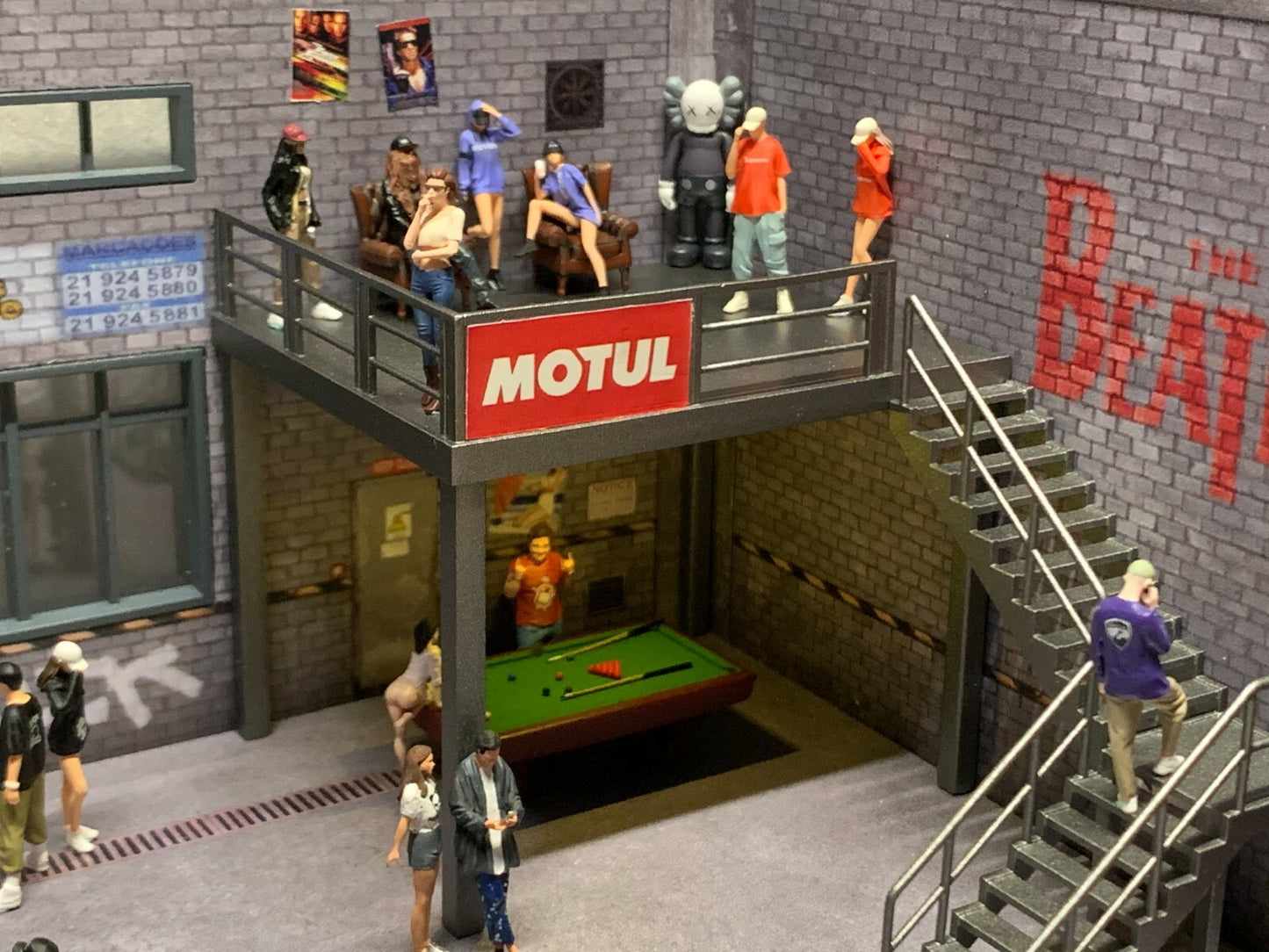TOY 1/64 street people sexy girl beach accessories mini sand diorama figure