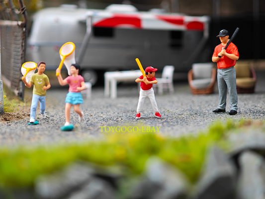 1/64 figure Family Nature Outing Father Son Baseball & Kid Catching Butterflies