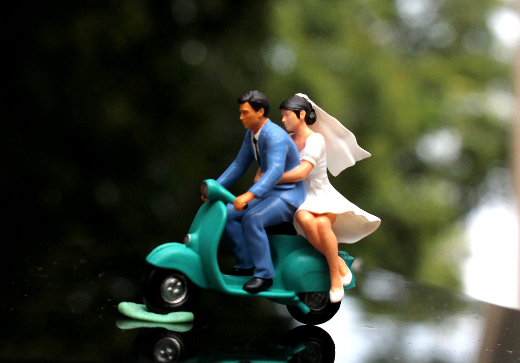 1/64 Scale Figurine Set: Happy Groom Riding a Small Motorbike, Taking His Bride in Wedding Dress 1/64 Happy Groom & Bride Figurine: Groom Rides a Small Motorbike with Bride in Wedding Dress