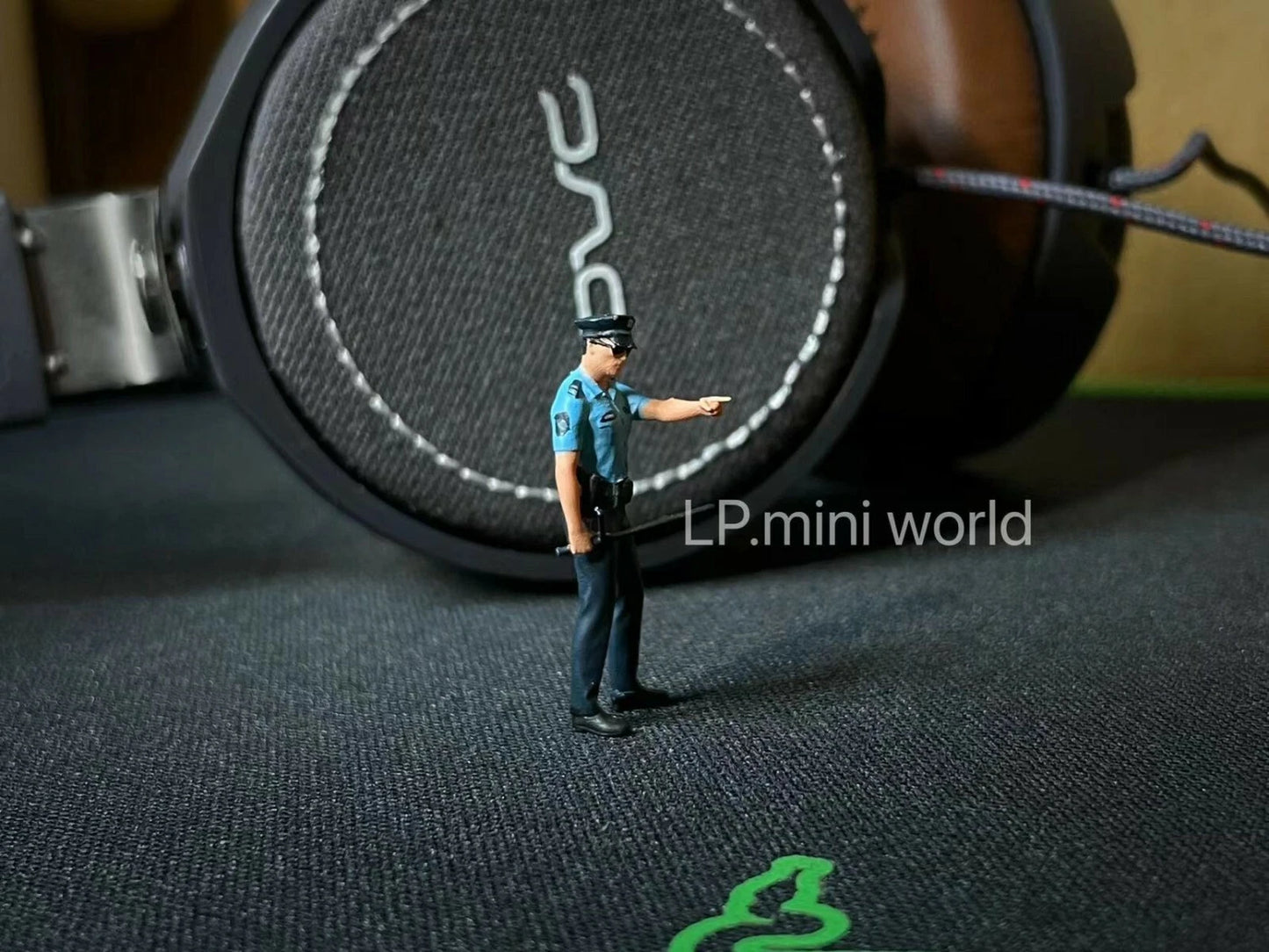 3D Print 1/64 figures USA POLICE fit 1:64 car STREET Stand
